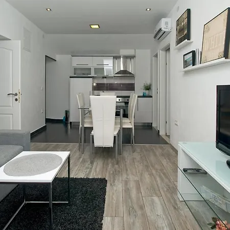 Toni Design Vendégház 4*