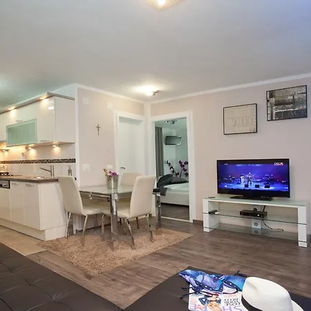 ゲストハウス トニ デザイン 4*