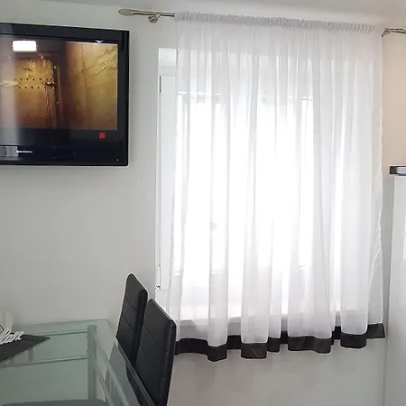 ゲストハウス トニ デザイン 4*