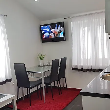 トニ デザイン ゲストハウス