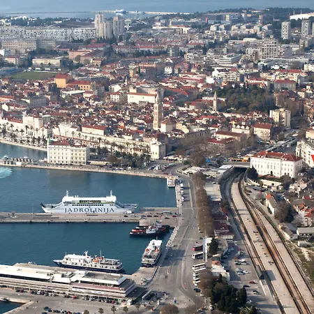 ゲストハウス トニ デザイン スプリト