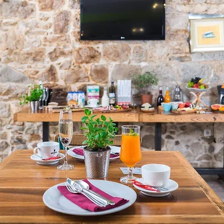 ゲストハウス トニ デザイン 4*