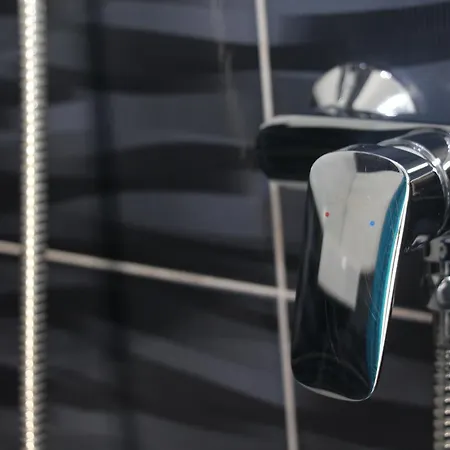 トニ デザイン スプリト