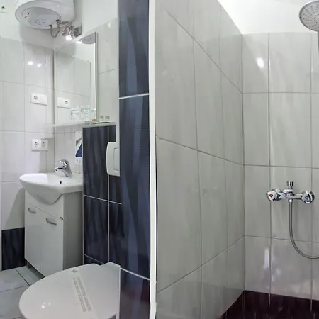 トニ デザイン スプリト